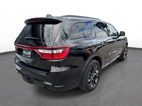Used 2023 Dodge Durango R/T RWD image 3