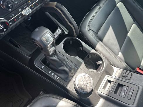 Used 2025 Ford Bronco Badlands AWD/4WD image 19