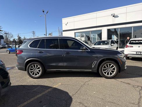 Used 2022 BMW X5 xDrive40i w/ Premium Package image 6