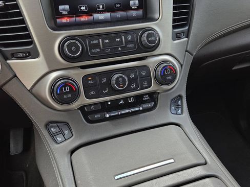 Used 2015 GMC Yukon Denali w/ Premium Package AWD/4WD image 9