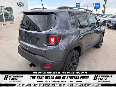 Used 2023 Jeep Renegade Altitude AWD/4WD image 7