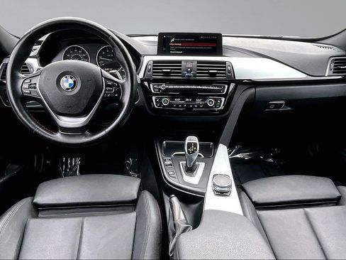 Used 2018 BMW 330i xDrive Sedan w/ Convenience Package AWD/4WD image 19