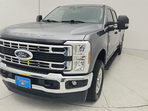 Used 2024 Ford F250 XLT image 1
