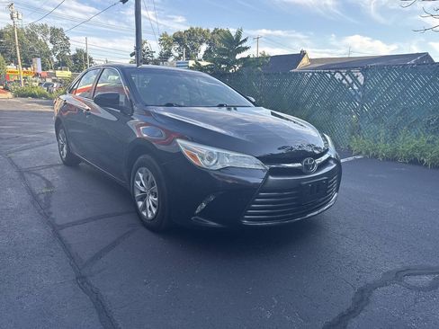 Used 2017 Toyota Camry LE FWD image 9