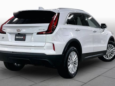 Used 2024 Cadillac XT4 Luxury w/ Cold Weather Package AWD/4WD image 13