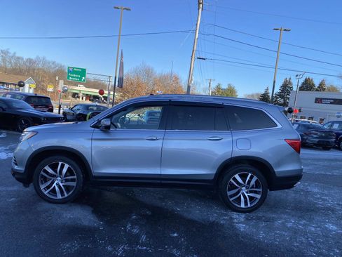 Used 2017 Honda Pilot Touring image 2