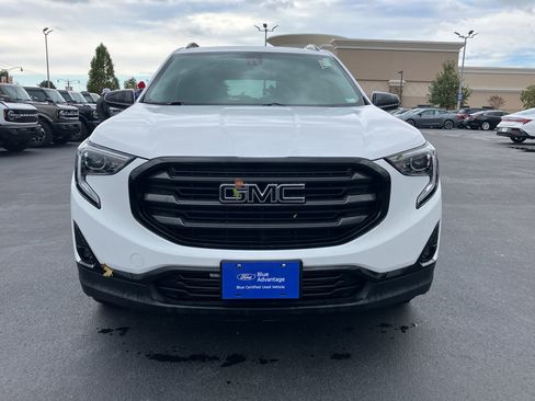 Used 2020 GMC Terrain SLT w/ Preferred Package image 2