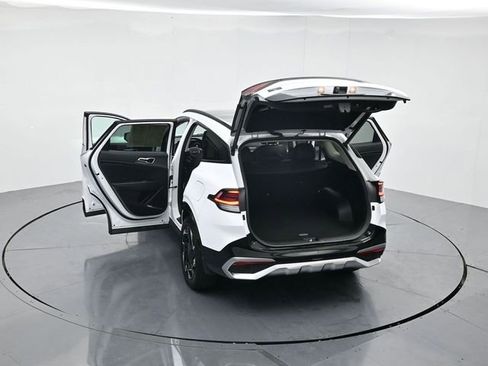 Used 2025 Kia Sportage SX image 46