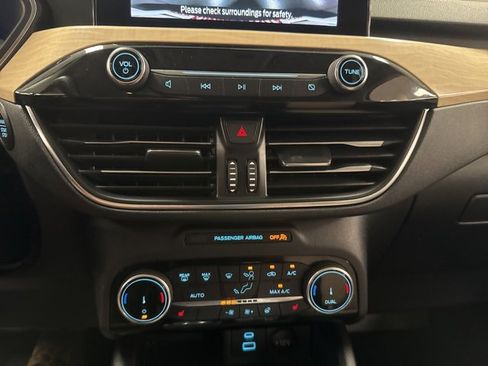 Used 2022 Ford Escape Titanium w/ Titanium Elite Package image 33