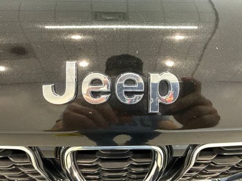 Used 2022 Jeep Grand Cherokee Limited AWD/4WD image 14