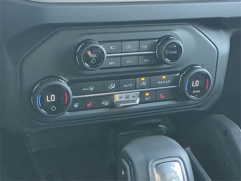 New 2025 Ford Bronco Outer Banks w/ Sasquatch Package image 10