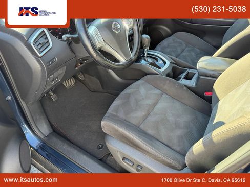 Used 2015 Nissan Rogue SV image 9