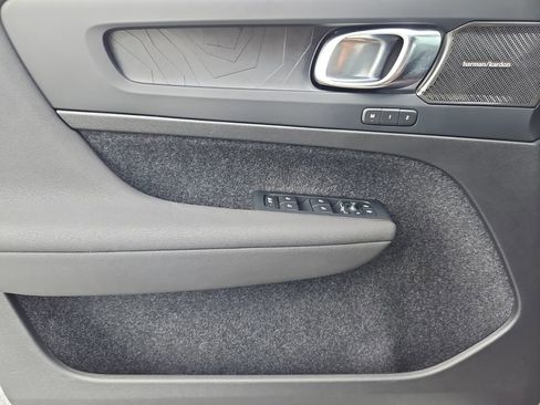 Used 2023 Volvo XC40 Recharge Ultimate w/ Protection Package Premier image 32