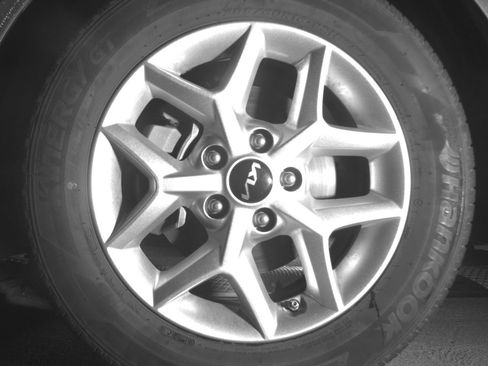 Used 2025 Kia Soul LX w/ LX Technology Package FWD image 19