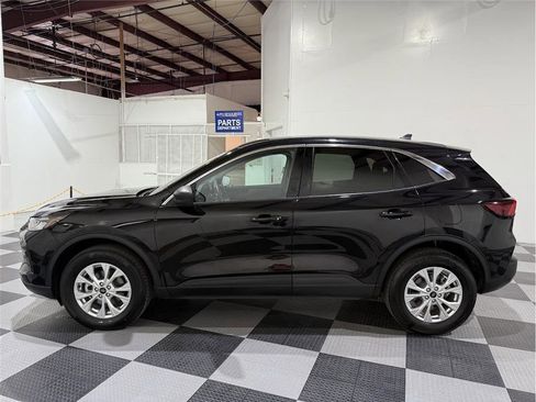 Used 2024 Ford Escape Active image 8