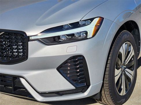 Certified 2025 Volvo XC60 T8 Core w/ Protection Package Premier image 9