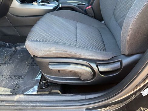 Used 2021 Kia Seltos LX image 19