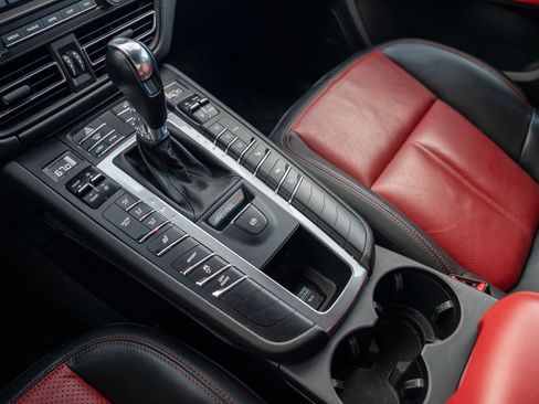 Used 2020 Porsche Macan S image 20