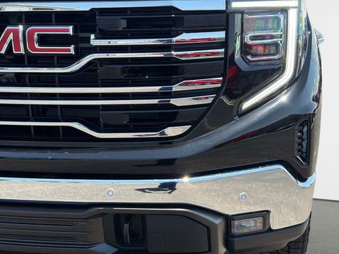 New 2026 GMC Sierra 1500 SLT w/ SLT Premium Plus Package AWD/4WD image 9