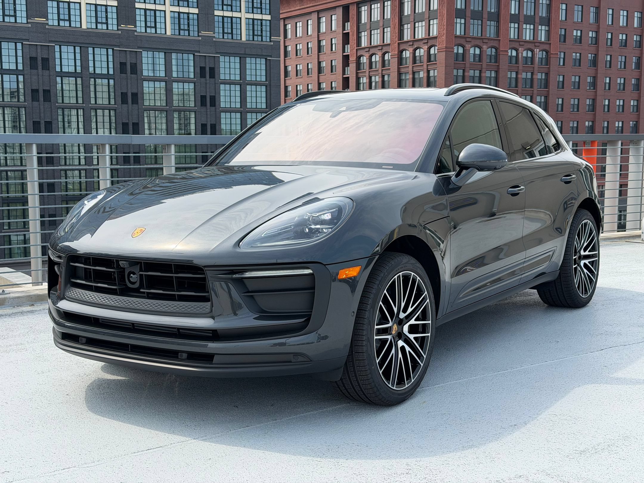 Used 2026 Porsche Macan AWD/4WD image 1