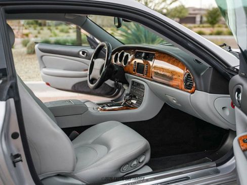 Used 2006 Jaguar XK8 Coupe image 45