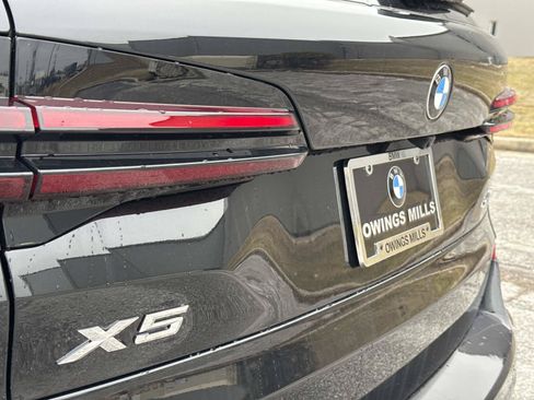 New 2026 BMW X5 xDrive40i w/ M Sport Package AWD/4WD image 11