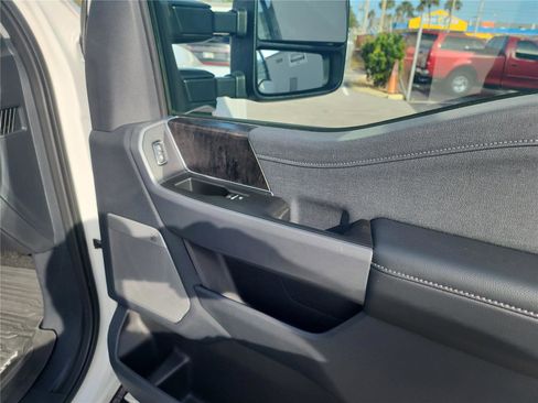 Used 2024 Ford F250 Lariat w/ Tremor Off-Road Package image 32