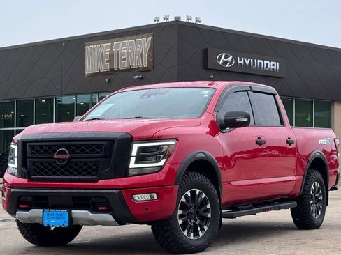 Used 2021 Nissan Titan PRO-4X w/ Pro-4x Convenience Package AWD/4WD image 1