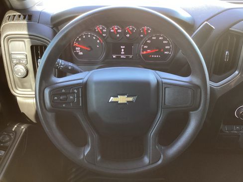 Used 2025 Chevrolet Silverado 1500 Custom image 17