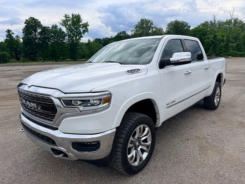 Used 2022 RAM 1500 Limited w/ Off-Road Group AWD/4WD image 3