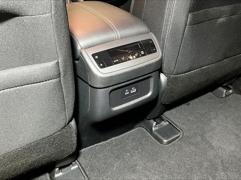 Used 2025 Nissan Pathfinder SV FWD image 11