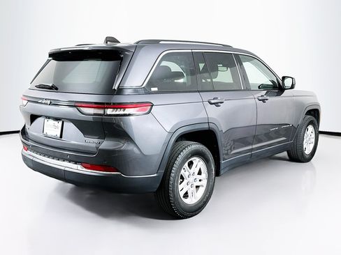 Used 2023 Jeep Grand Cherokee Laredo AWD/4WD image 9