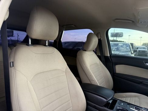 Used 2019 Ford Edge SE image 29