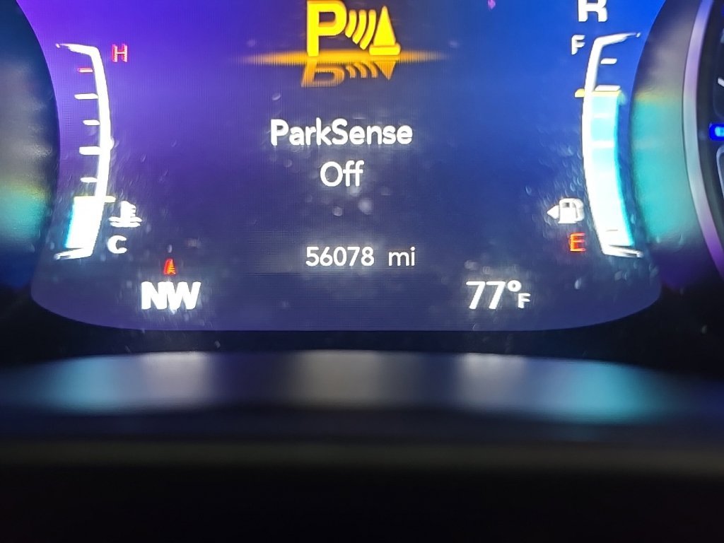 Used 2024 Chrysler Pacifica Touring-L FWD image 23