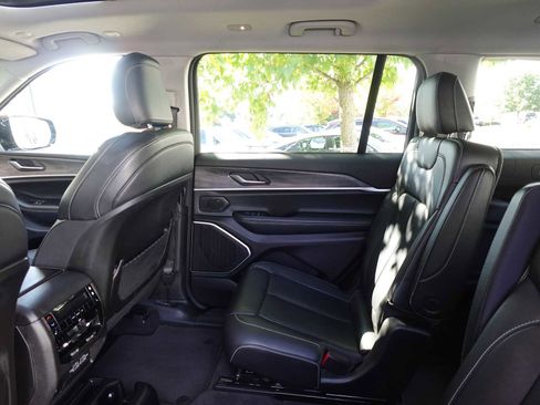 Used 2021 Jeep Grand Cherokee L Limited image 27