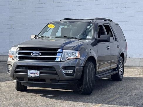 Used 2017 Ford Expedition XLT image 25