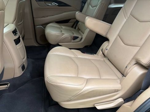 Used 2020 Cadillac Escalade Platinum AWD/4WD image 14