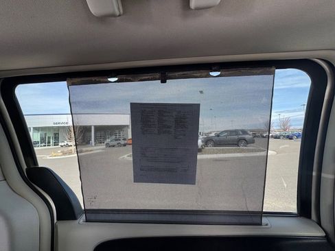 Used 2014 Chrysler Town & Country Touring-L w/ Driver Convenience Group image 37