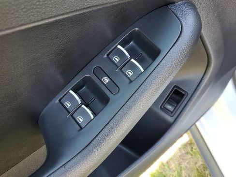 Used 2017 Volkswagen Jetta GLI FWD image 6