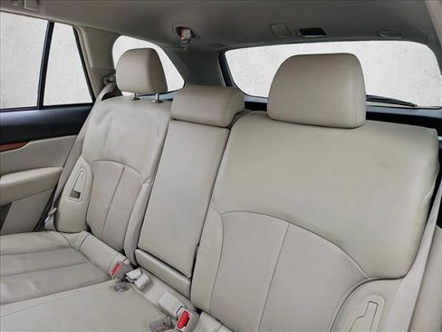 Used 2013 Subaru Outback 3.6R Limited image 10