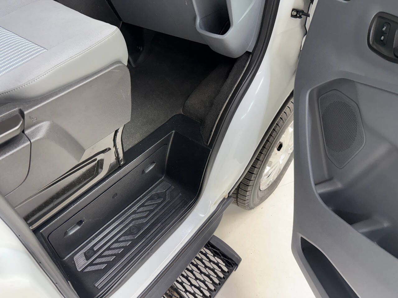 Used 2019 Ford Transit 350 XLT RWD image 34