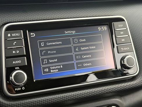 Certified 2025 Nissan Kicks Play S image 15