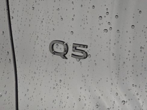 New 2025 Audi Q5 Premium Plus image 23