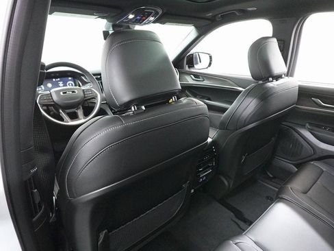 New 2025 Jeep Grand Cherokee L Limited w/ Luxury Tech Group II image 25