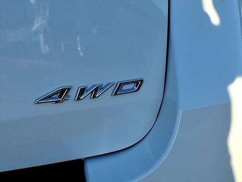 Used 2025 Ford Explorer Active w/ Active Comfort Package image 9