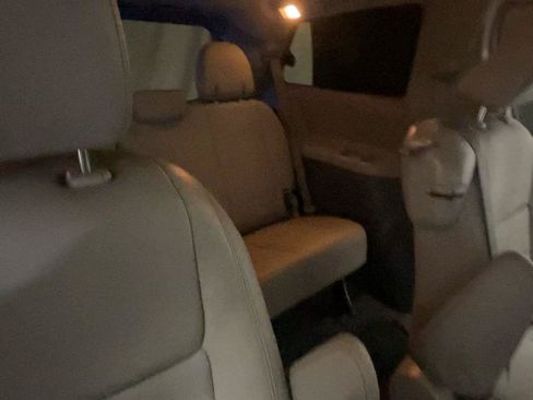 Used 2018 Toyota Sienna XLE FWD image 24