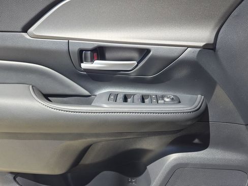 New 2026 Toyota Grand Highlander FWD image 17