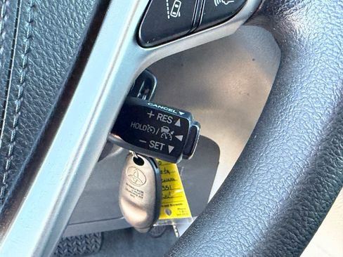 Used 2020 Toyota Sienna LE image 31