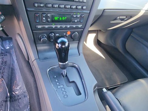 Used 2002 Ford Thunderbird Deluxe image 26