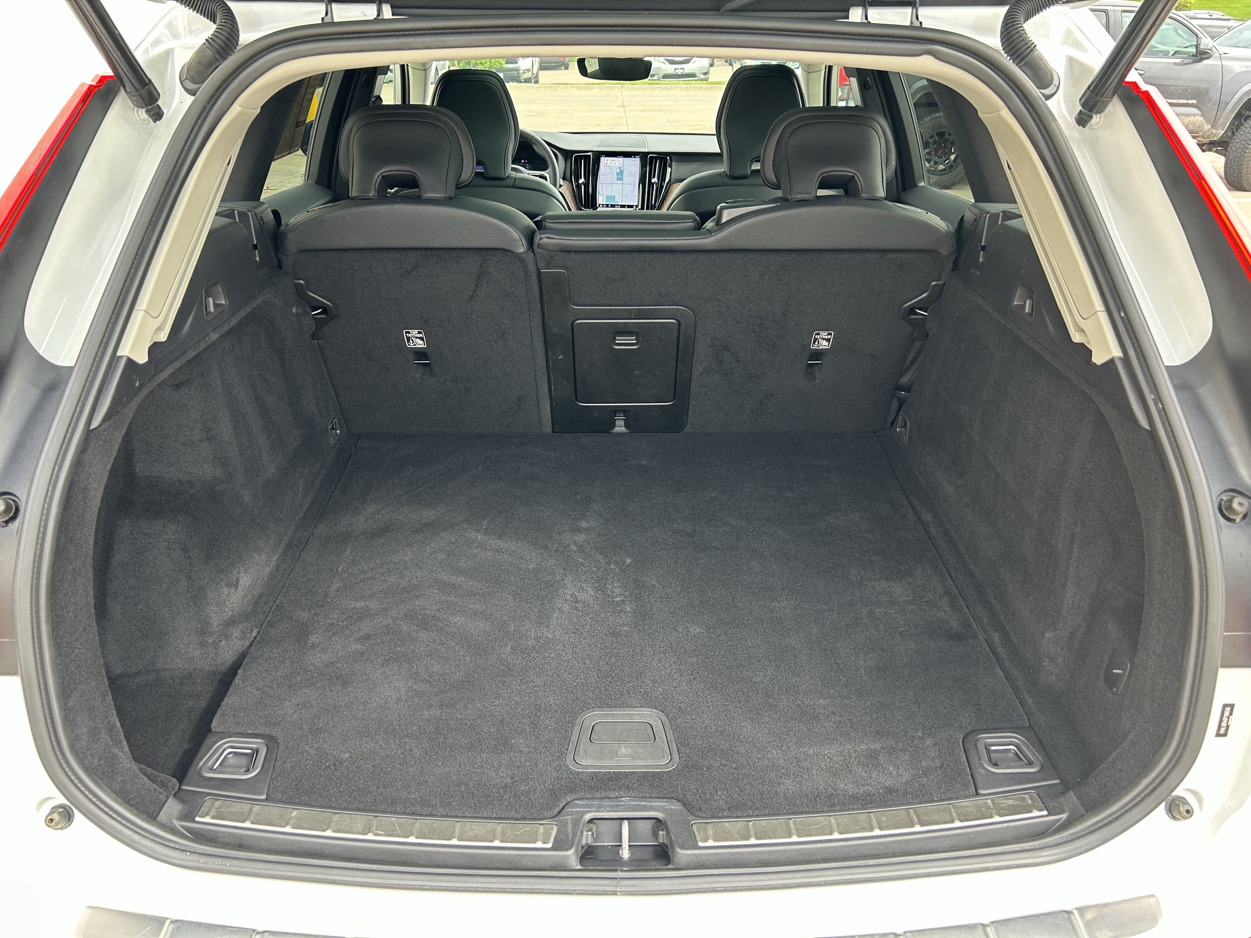 Used 2023 Volvo XC60 B5 Plus w/ Climate Package AWD/4WD image 21